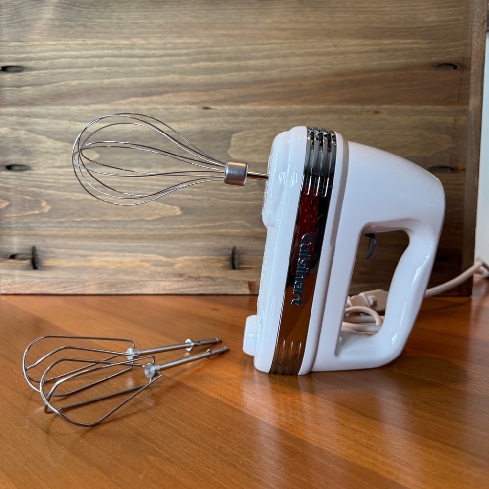 Cuisinart 7-Speed Hand Mixer HM-70 - Picture 4 of 11